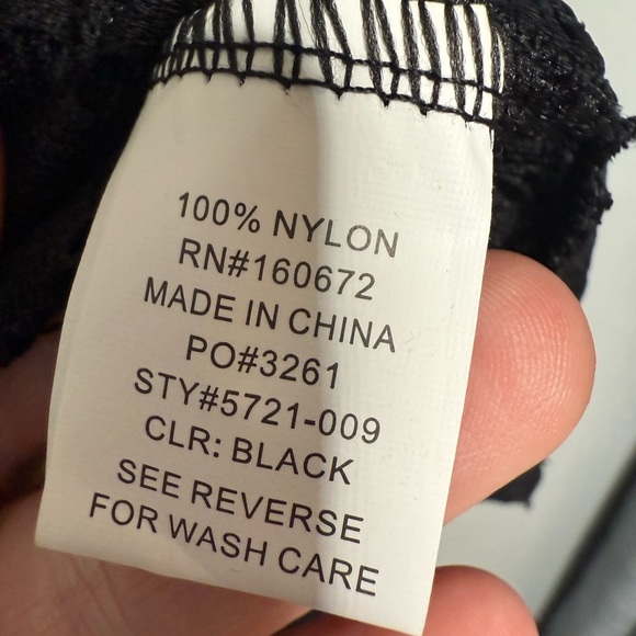 Spiaggia Dolce Black Sweet Beach Tassel Tie Cover Up Size Large 5721-009 NWOT - Picture 7 of 8